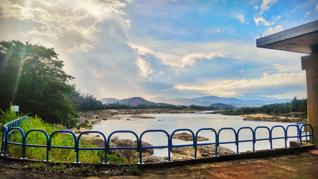 Thạch Nham - Sơn thuỷ hữu tình